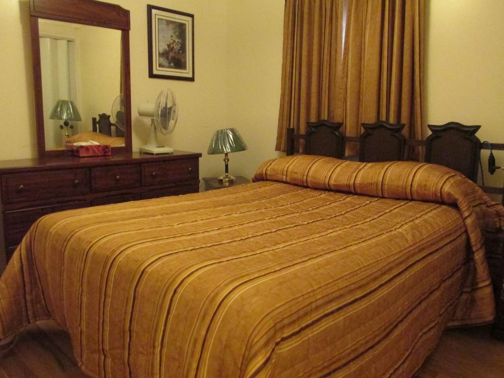 Comerford'S Ocean View Suites Holyrood Bagian luar foto