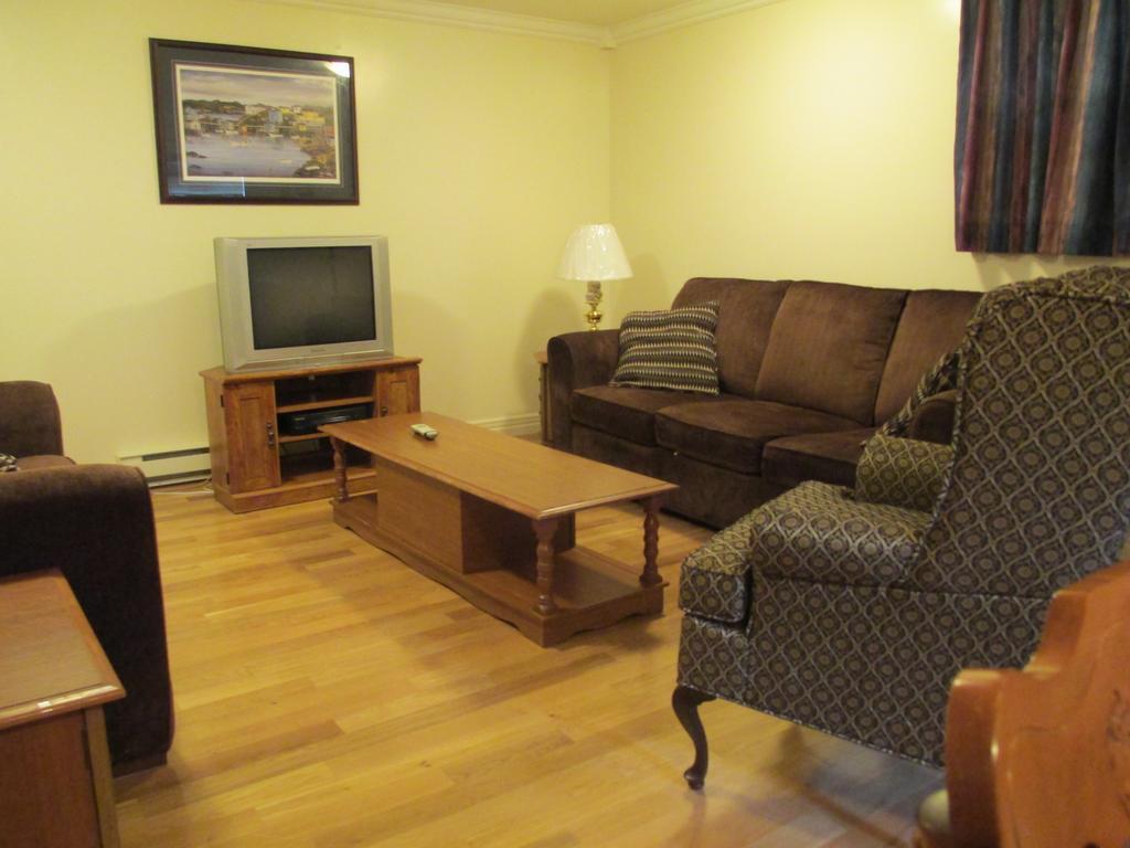 Comerford'S Ocean View Suites Holyrood Bagian luar foto