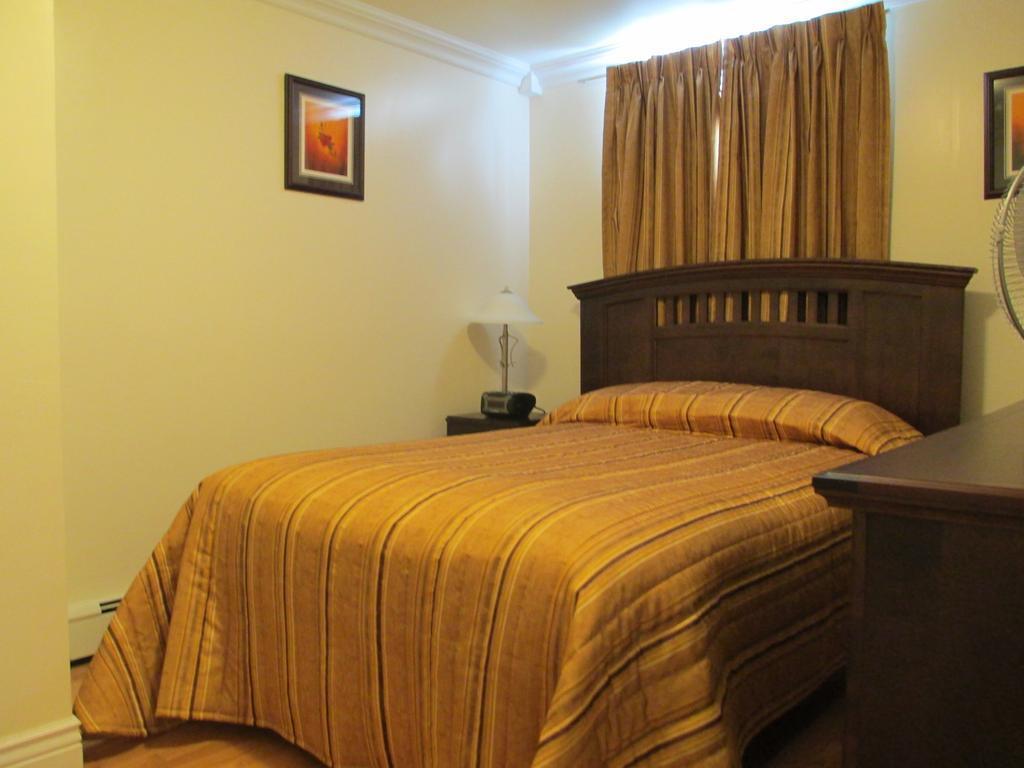 Comerford'S Ocean View Suites Holyrood Ruang foto
