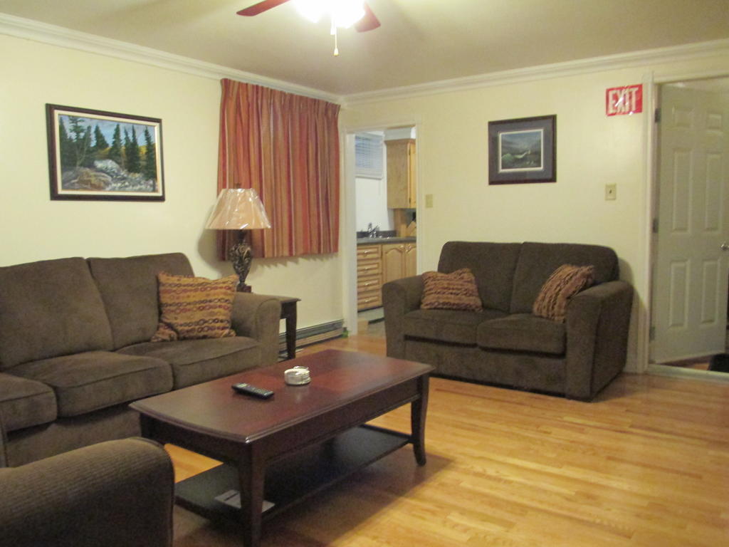 Comerford'S Ocean View Suites Holyrood Ruang foto