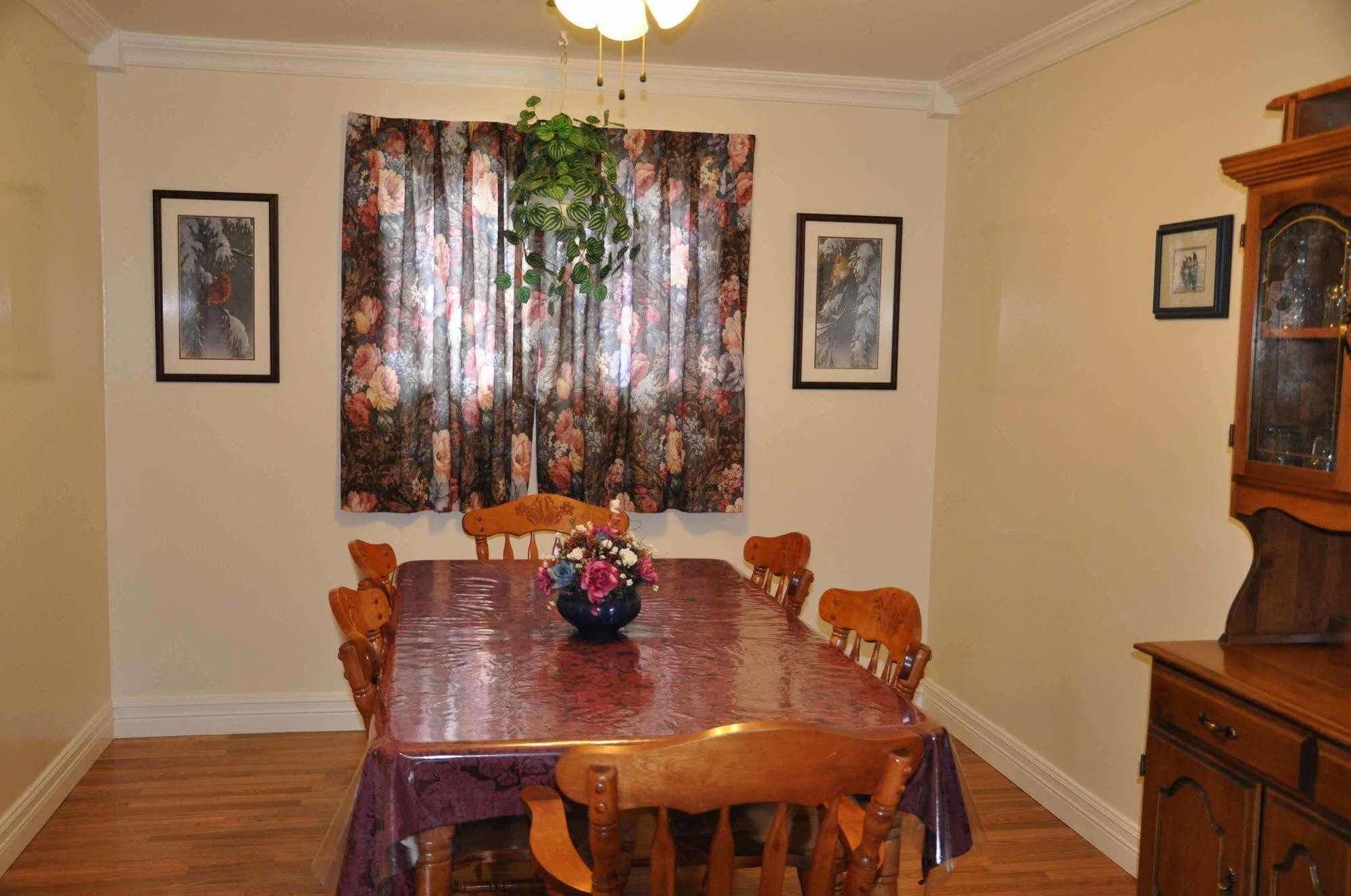 Comerford'S Ocean View Suites Holyrood Bagian luar foto