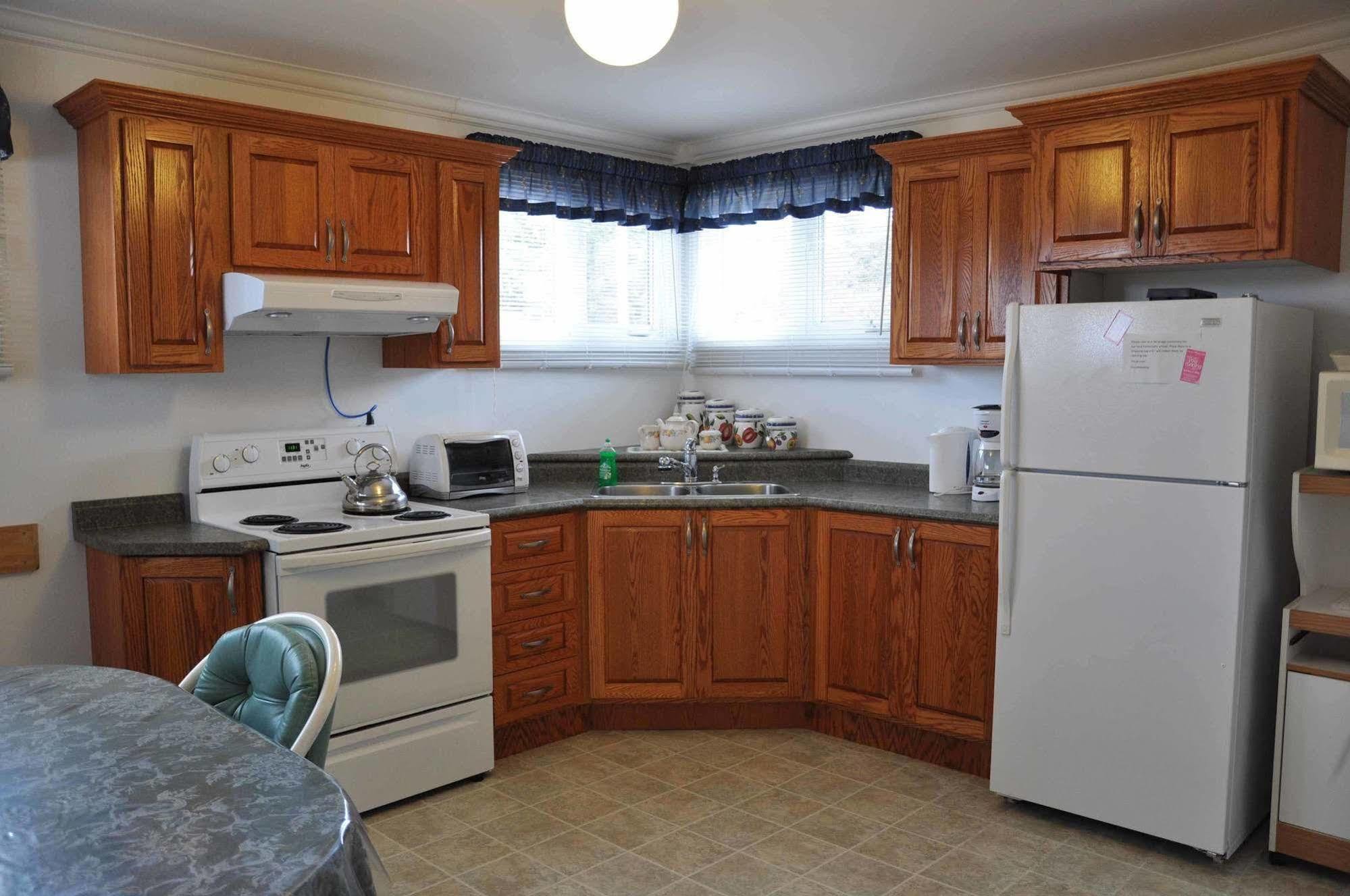 Comerford'S Ocean View Suites Holyrood Bagian luar foto